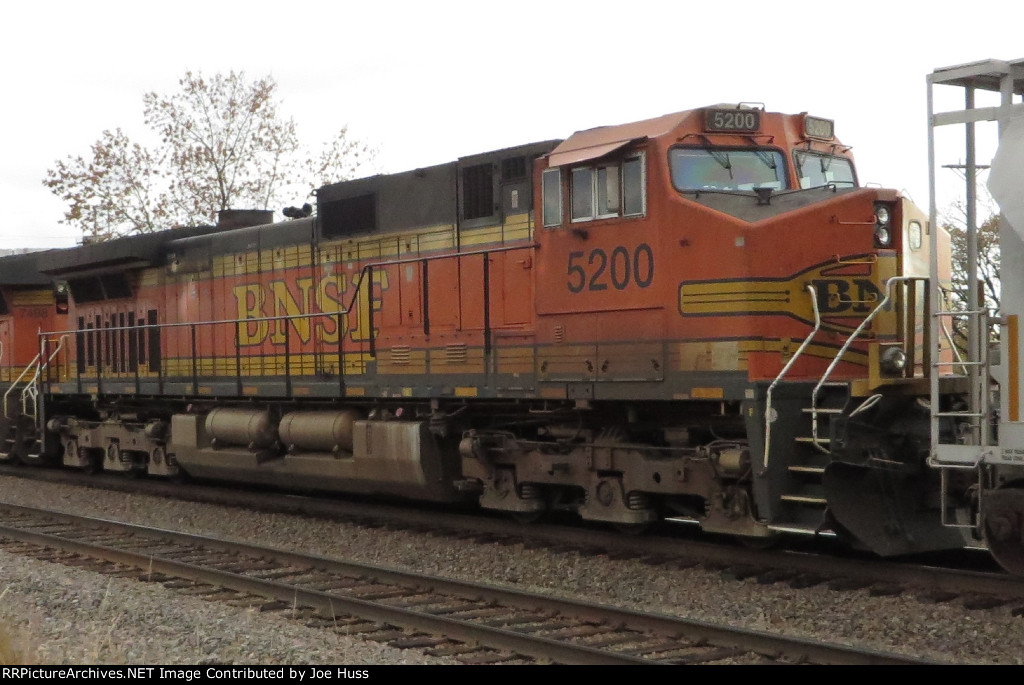 BNSF 5200